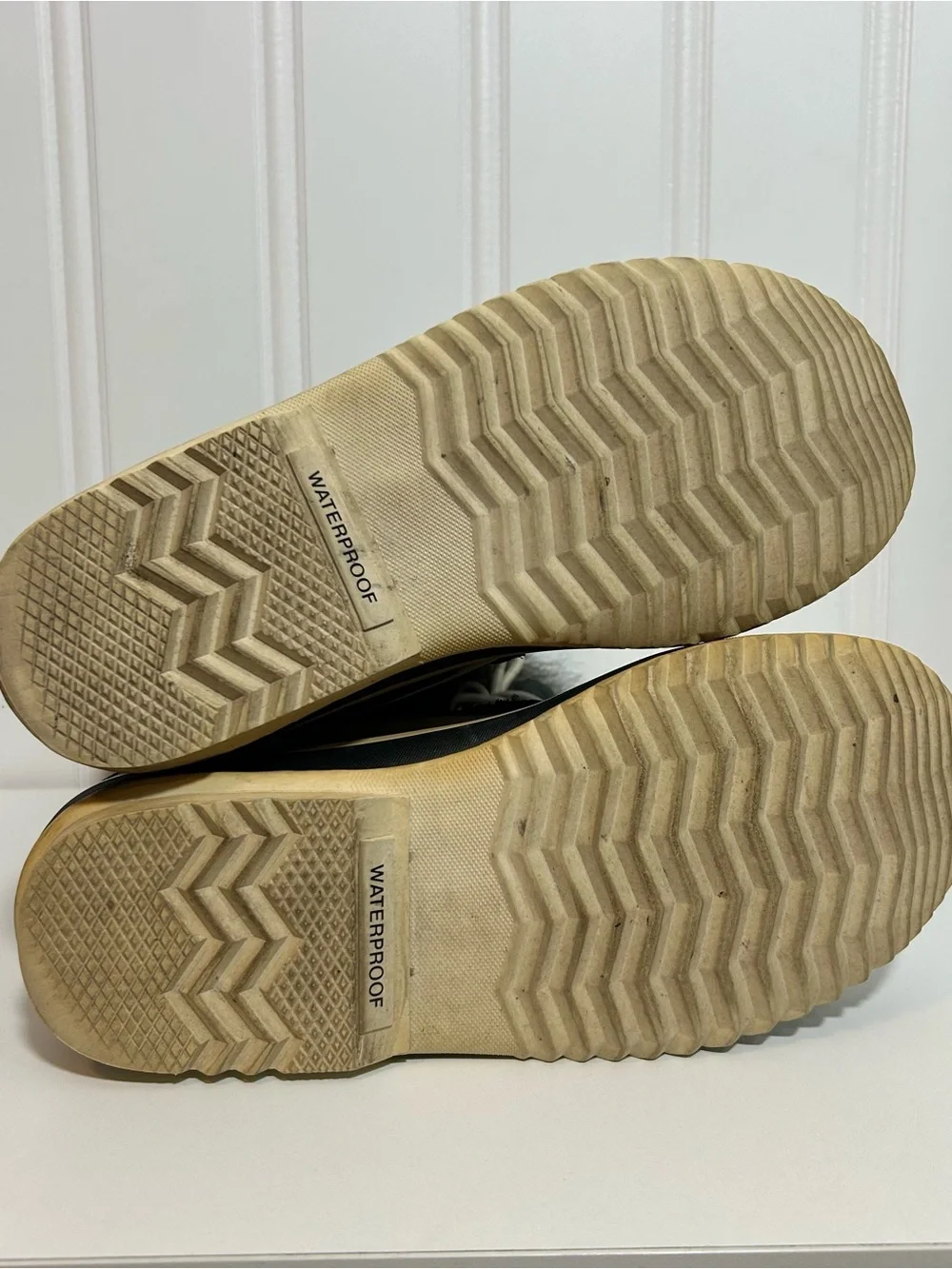 Sorel tall lace